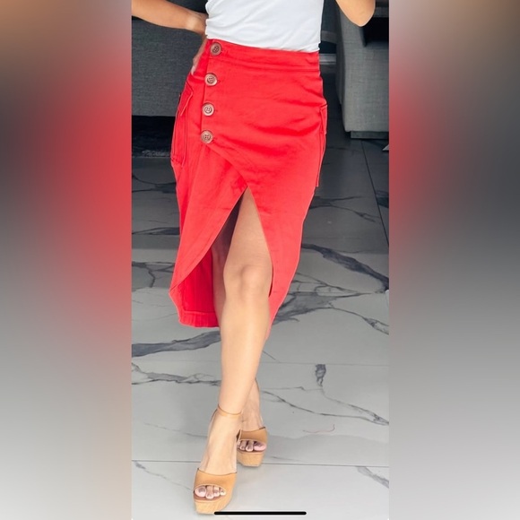 Muy Muy Elegant Red Wrap Skirt Size L - Picture 1 of 10